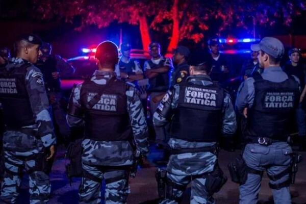 Após-assassinarem-um-homem-criminosos-são-mortos-em-confronto-com-a-Força-Tática