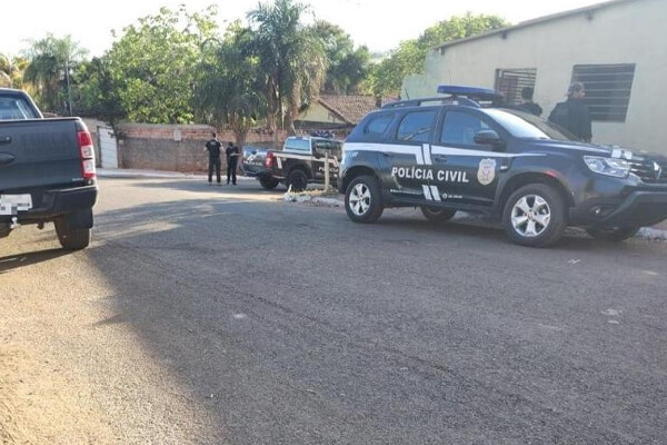 Casal-é-sequestrado-e-obrigado-a-cavar-a-própria-cova-por-dívida-em-MT