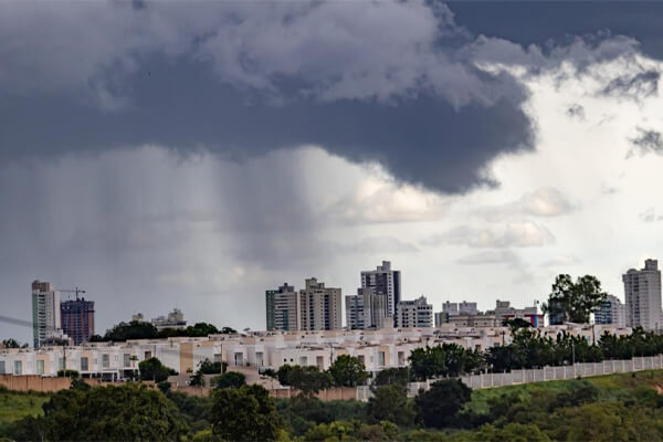 Inmet-alerta-para-risco-de-tempestade-e-queda-de-granizo-neste-final-de-semana