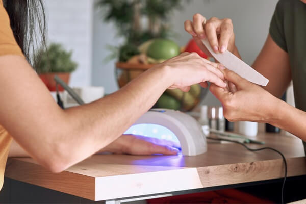 Manicure-perde-processo-trabalhista-de-quase-100-mil-reais-contra