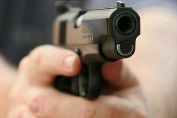 Bebê-de-apenas-1-mês-é-assassinado-no-colo-do-pai-em-MT