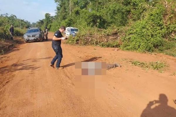 Homem-cai-de-motocicleta-caminhão-passa-por-cima-em-MT