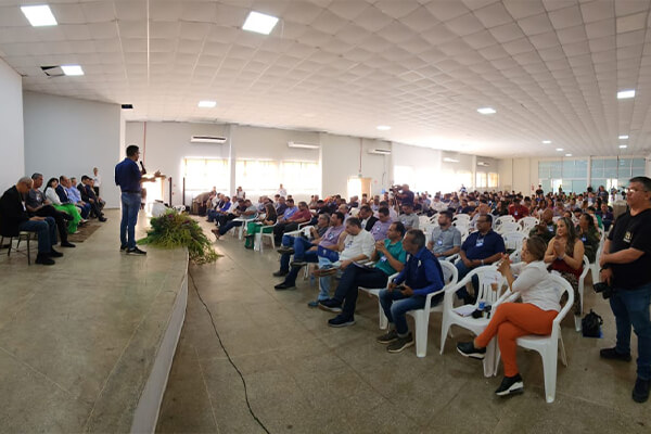 MOMENTO-HISTÓRICO-Seminário-reúne-sociedade-civil