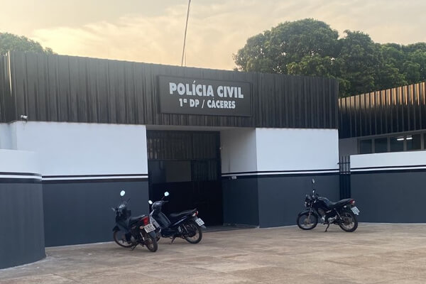 Polícia-Civil-prende-quatro-envolvidos-em-tráfico-posse-de-arma-e-receptação-2