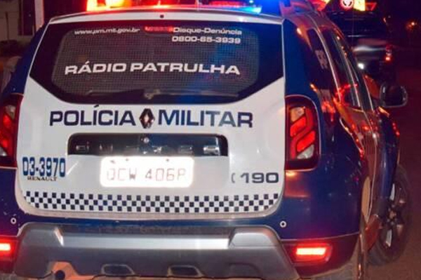 Homem espanca mulher grávida e asfixia cachorro dela até a morte em MT