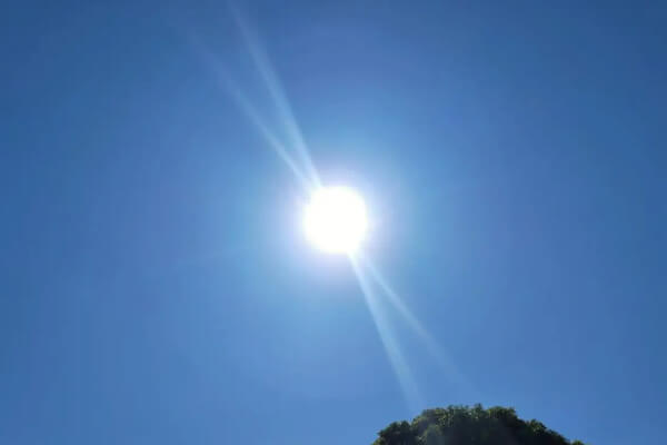 Chuva-cai-durante-o-dia-e-à-noite-mas-calor-predomina-em-Cáceres