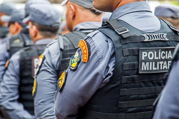 Menores-cumprem-'missão'-e-agridem-policial-militar-com-pedradas-em-MT