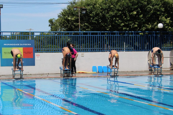 ‘Sesc em Ação’ promove em Cáceres atividades na piscina em abril