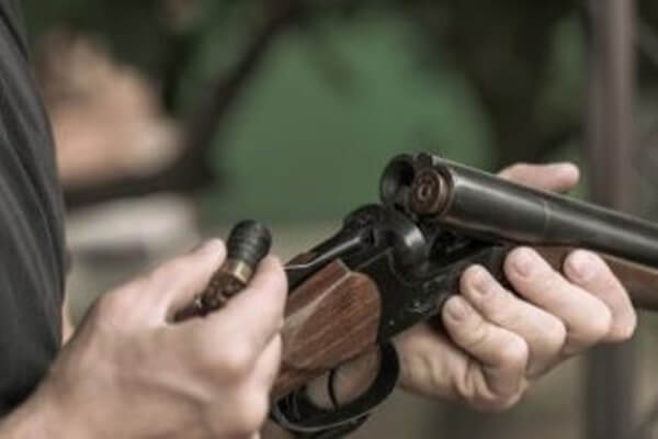 Tarado-assedia-mulher-casada-em-festa-e-volta-com-arma-para-matá-la-em-MT