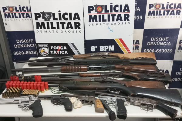 PM-prende-irmãos-suspeitos-por-homicídio-e-apreende-arsenal-de-armas