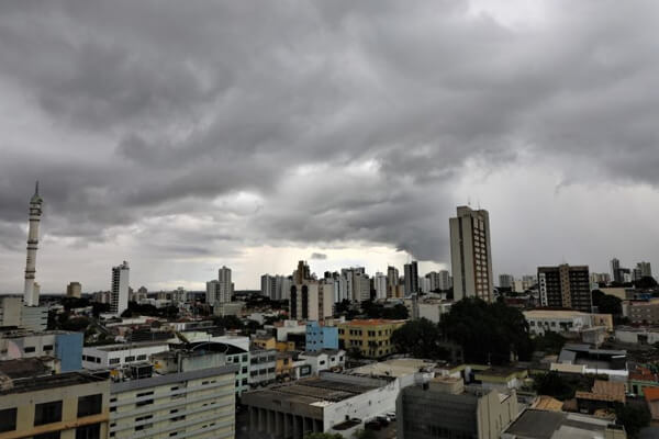 Fenômeno-Cavado-vai-aliviar-calorão-e-trazer-chuvas-para-MT-a-partir-de-quarta