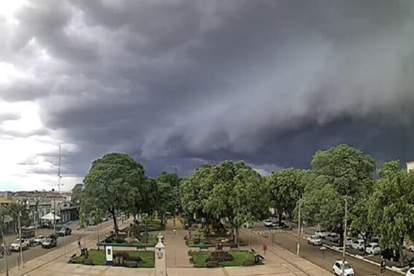 Semana Começa com Calor e Tempestades em Cáceres