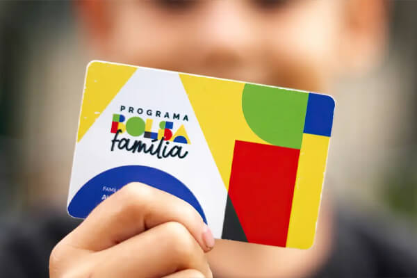 Beneficiários-com-NIS-final-5-podem-retirar-o-Bolsa-Família-nesta-sexta-feira