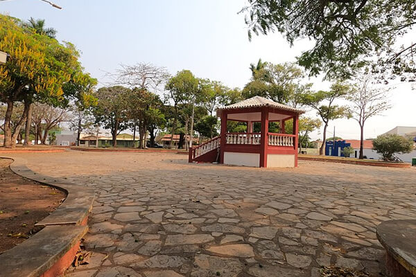 Câmara-de-Cáceres-promove-reunião-para-discutir-uso-adequado-das-praças-públicas