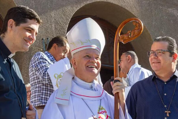 Ex-bispo-de-Cáceres-vai-atuar-como-arcebispo-na-primeira
