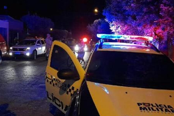 Faccionado causa confusão em posto e ameaça policiais em Cáceres acho que alguém vai pular