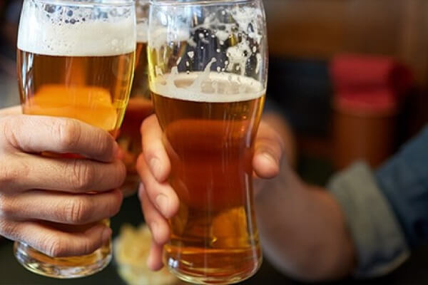 Homem-esfaqueia-esposa-ao-ser-proibido-de-beber-em-casa-em-MT