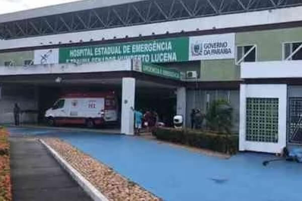 Homem-vai-parar-no-hospital-após-introduzir-um-coco-no-ânus
