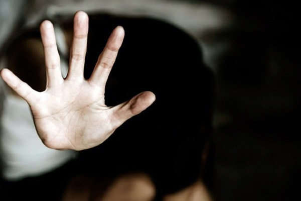 Mãe manda facção dar 'salve' na filha de 10 anos