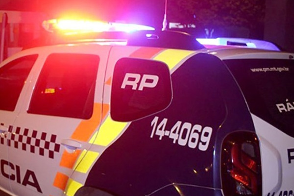 Mulher fica assustada ao ter casa invadida por criminoso armado em Cáceres