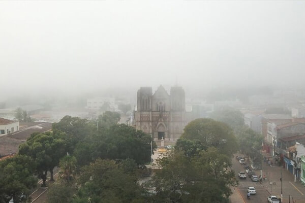 Onda-de-frio-chega-com-força-em-MT-e-Cáceres-deve