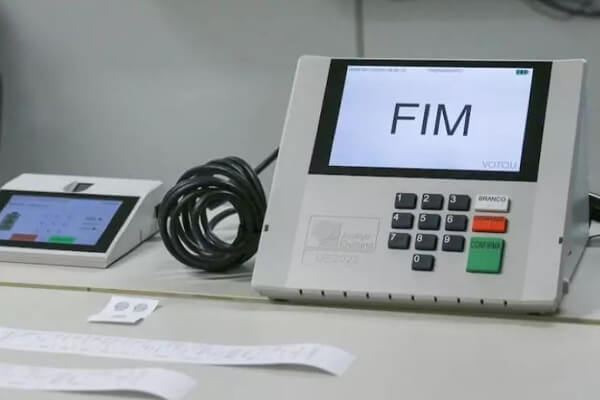 Senado-aprova-fim-da-reeleição-para-presidente-governadores-e-prefeitos