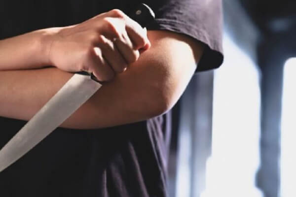 Homem-é-esfaqueado-no-pescoço-e-cabeça-ao-sair-de-lanchonete-em-Cáceres