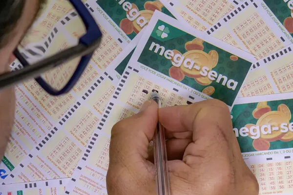 Mega-Sena-2878-sorteia-prêmio-estimado-em-R$-130-milhões-hoje