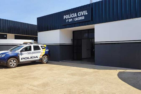 Mulher-sai-do-trabalho-e-descobre-que-teve-a-moto-furtada