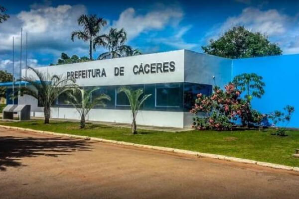 Prefeitura-de-Cáceres-intima-donos-de-terras-por-pendências