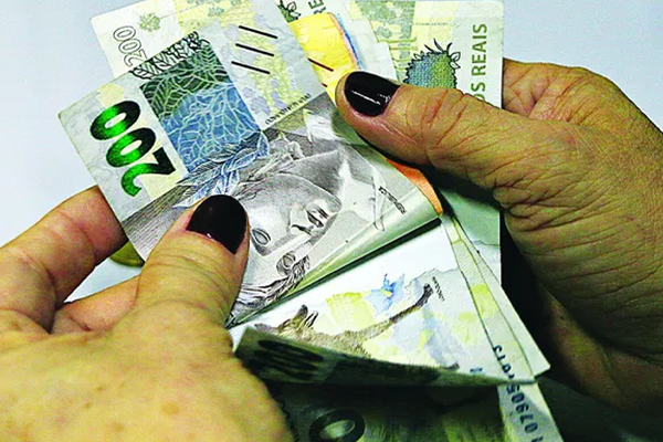 Caixa pagará mais de R$ 4,4 bilhões em abono salarial. Veja quem recebe