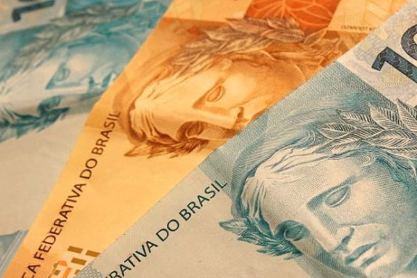 Estudantes podem ter mais de R$ 1.000,00 liberados sem saber