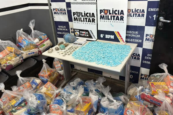 Quase-Mil-Porções-de-Drogas-e-Sacolões-São-Apreendidos