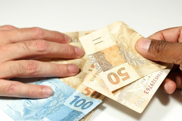 Quase R$ 350 milhões Brasileiros são pegos de surpresa e recebem dinheiro esquecido