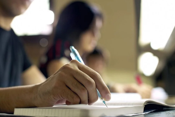 USP abre 7 mil vagas em cursos gratuitos com certificado