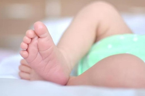 Bebê de 30 dias morre afogada com leite materno em Cáceres