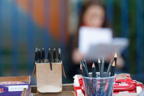 Seletivos-oferecem-vagas-com-salário