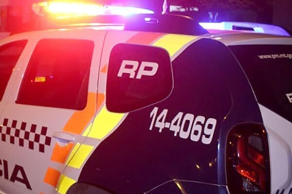 Suspeito-agride-homem-com-cadeirada