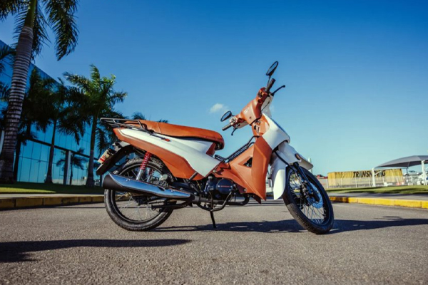 A moto que não precisa de CNH está conquistando brasileiros