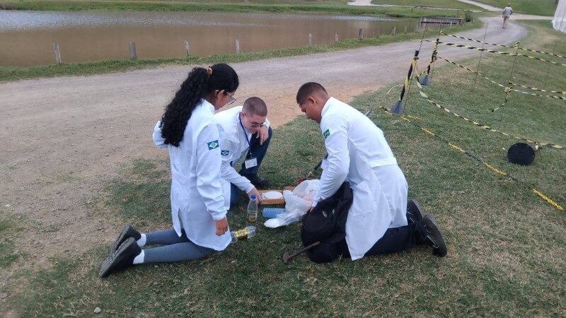 Alunos-da-Escola-Militar-Tiradentes-de-C&aacute;ceres-4