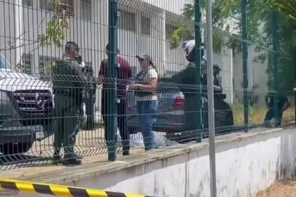 Ataque-a-tiros-em-escola-deixa-dois-alunos-mortos