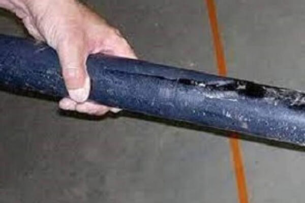 Criminoso-é-agredido-com-pedaço-de-ferro