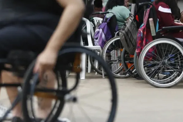 Feira online oferece 7 mil vagas de empregos a pessoas com deficiência