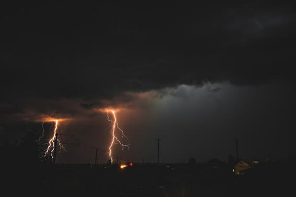 INMET-emite-alerta-amarelo-de-tempestade-com-risco