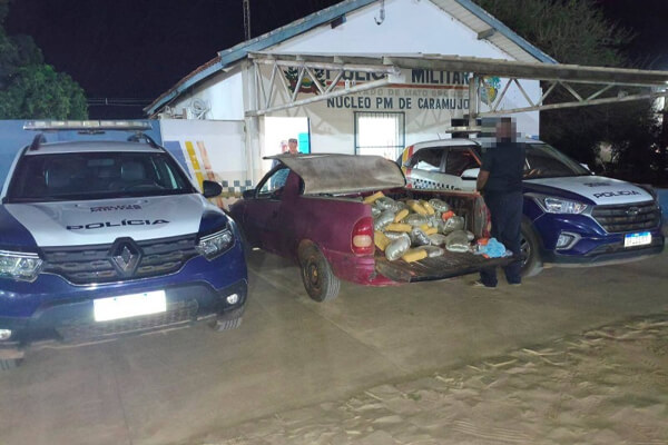 Polícia-de-Cáceres-apreende-carregamento-de-armas-e-drogas