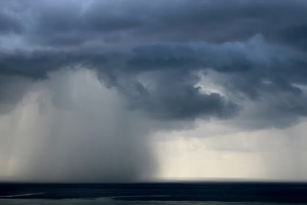 INMET-emite-alerta-amarelo-de-chuva- intensas-com-risco