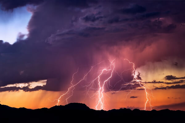 INMET-emite-alerta-laranja-de-tempestade-com-ventos