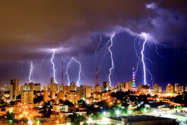 Inmet-prevê-pancadas-de-chuva-e-forte-calor