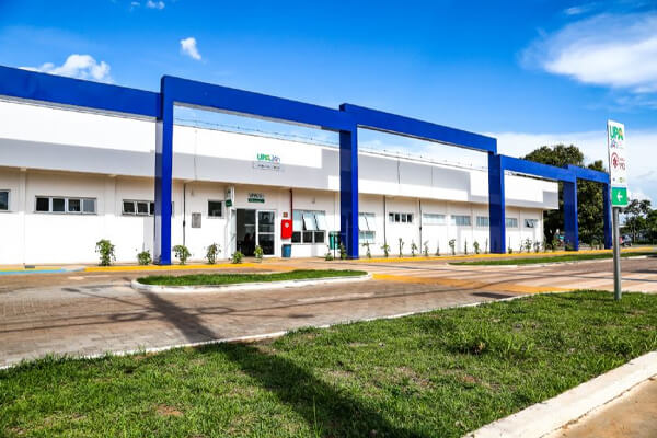 Jovens-entram-em-luta-por-disputa-amorosa-e-um-deles