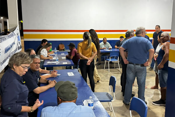 Moradores-do-Vila-Real-apontam-falta-d-água-de-médicos